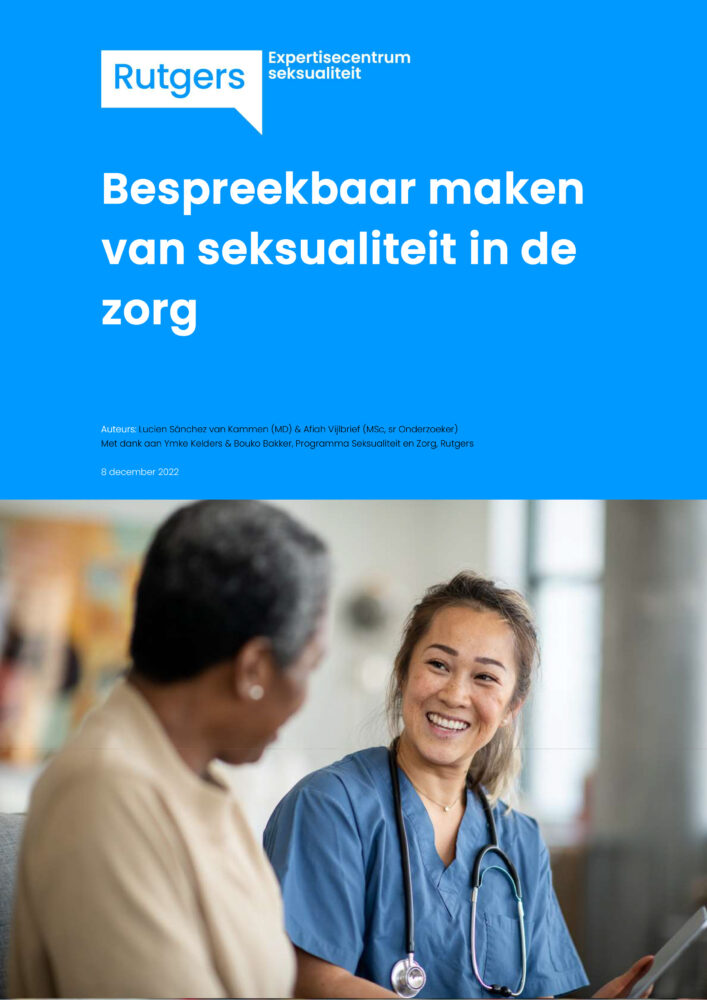 Titelpagina van onderzoeksrapport met foto van twee zorgmedewerkers